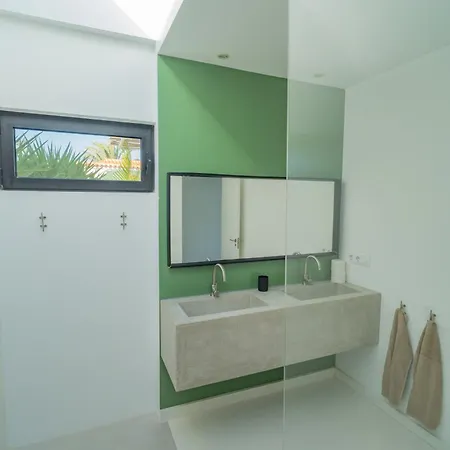 Salty By Aura Collection Roque