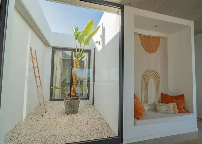 Villa Salty By Aura Collection *