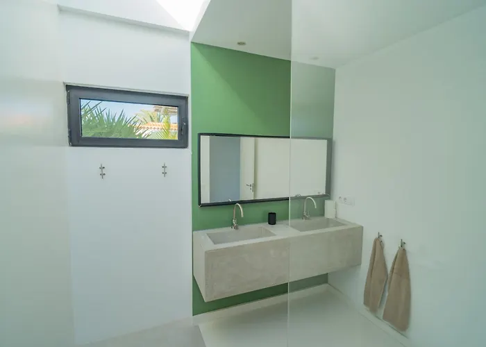 Salty By Aura Collection Roque